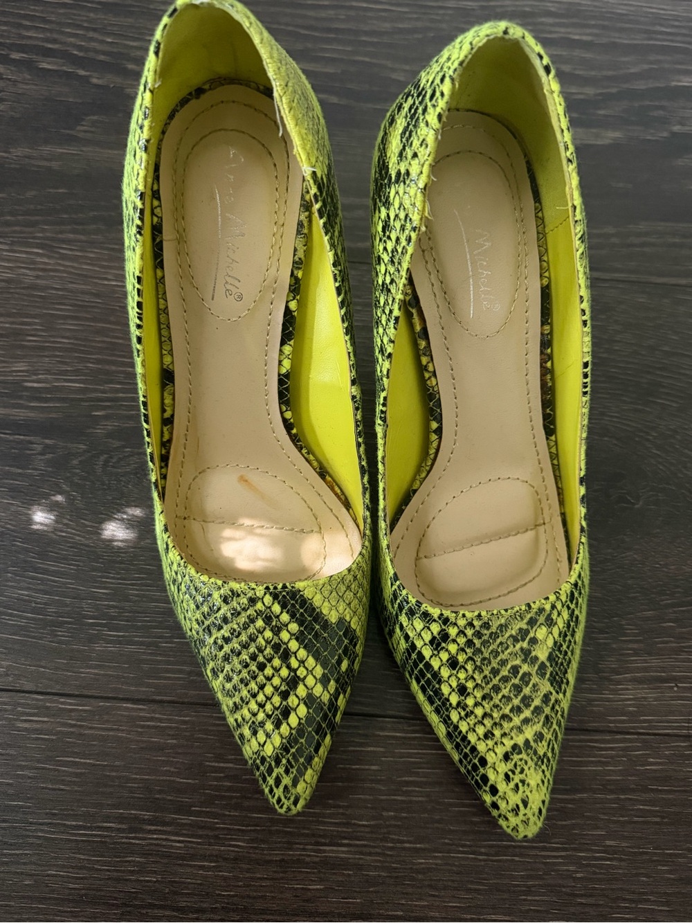 Neon Yellow and Black Snake-Print Pointed Pumps